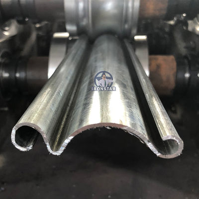 Customized Use In Garage Store And Factory 0.8-1.2mm Metal Sheet 70mm Rolling Shutter Roll Forming Machine For Qatar