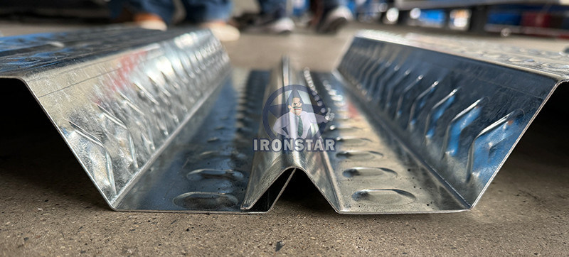 “Ecuador 1000mm Decking Floor Machine Metal Floor Deck Roll Forming Machine Steel Roof Deck Production Line Factory Direct 1000mm 3 Rib Floor Deck Roll Forming Machine 3 Rib Floor Deck Panel Machin”