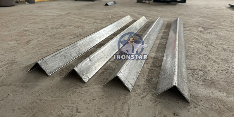 2.5mm 50*50mm tracking cutting angle bead roll forming machine in Cambodia